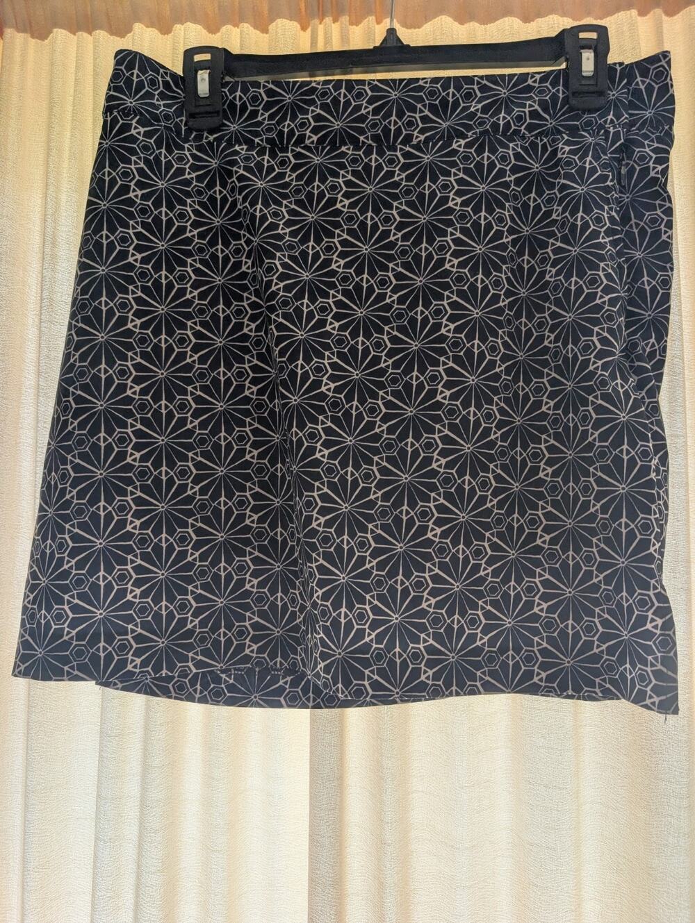 Izod Golf Blue & White Athletic Golf Skort Womens Skort size 6